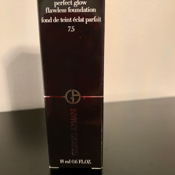 Armani Luminous Silk Foundation - NIB - Picture 3 of 4